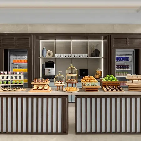 Courtyard By Marriott Bangkok-3